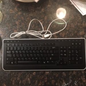 Dell Sk-8165 Eng US Bl/Wh USB Wired Keyboard